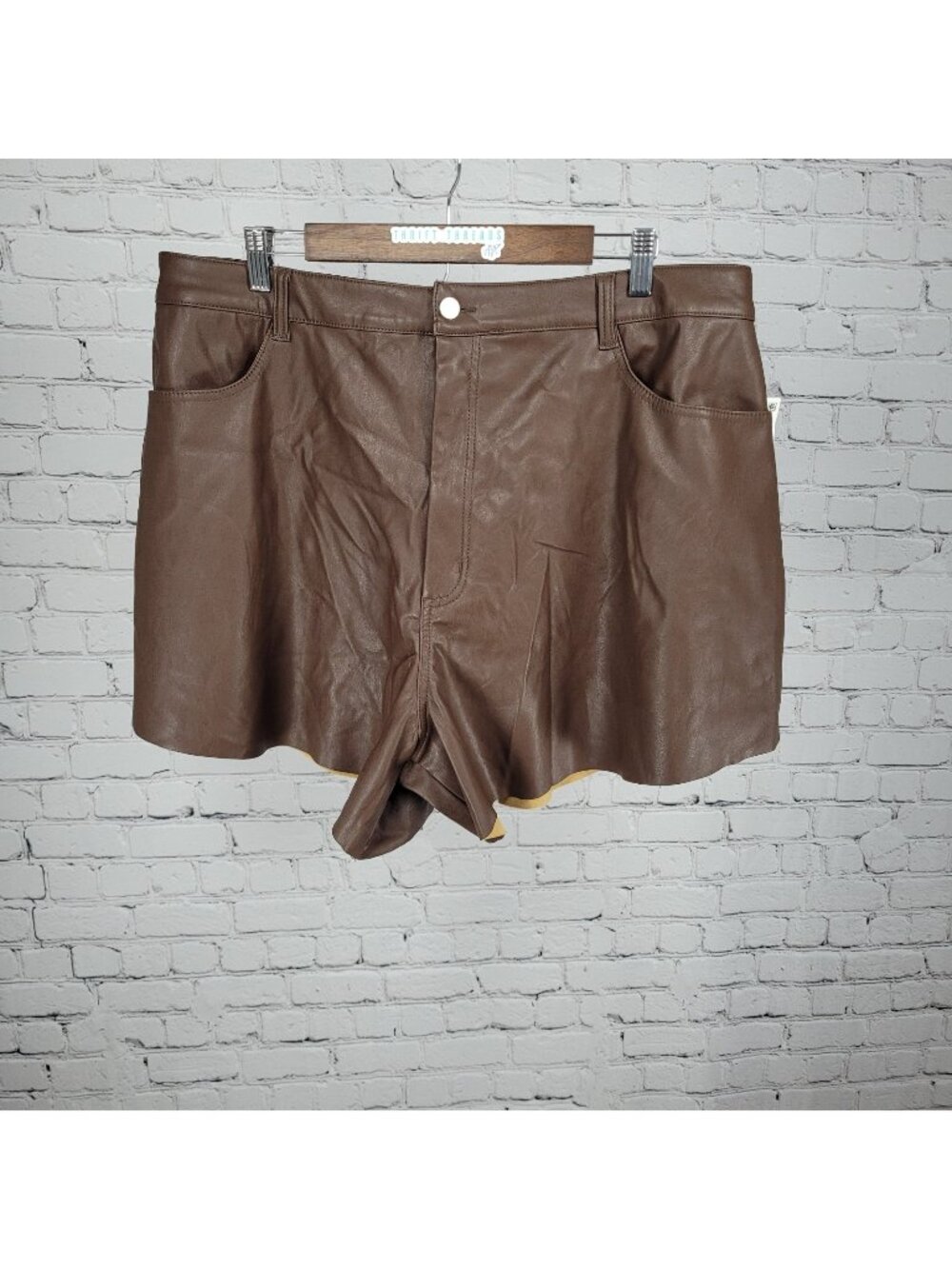 NWT And Now This Brown Vegan Faux Leather High Rise Shorts 18W (36x4.5)